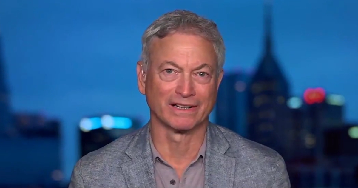 Actor Gary Sinise Talks About Building Home for Army Vet, Developing